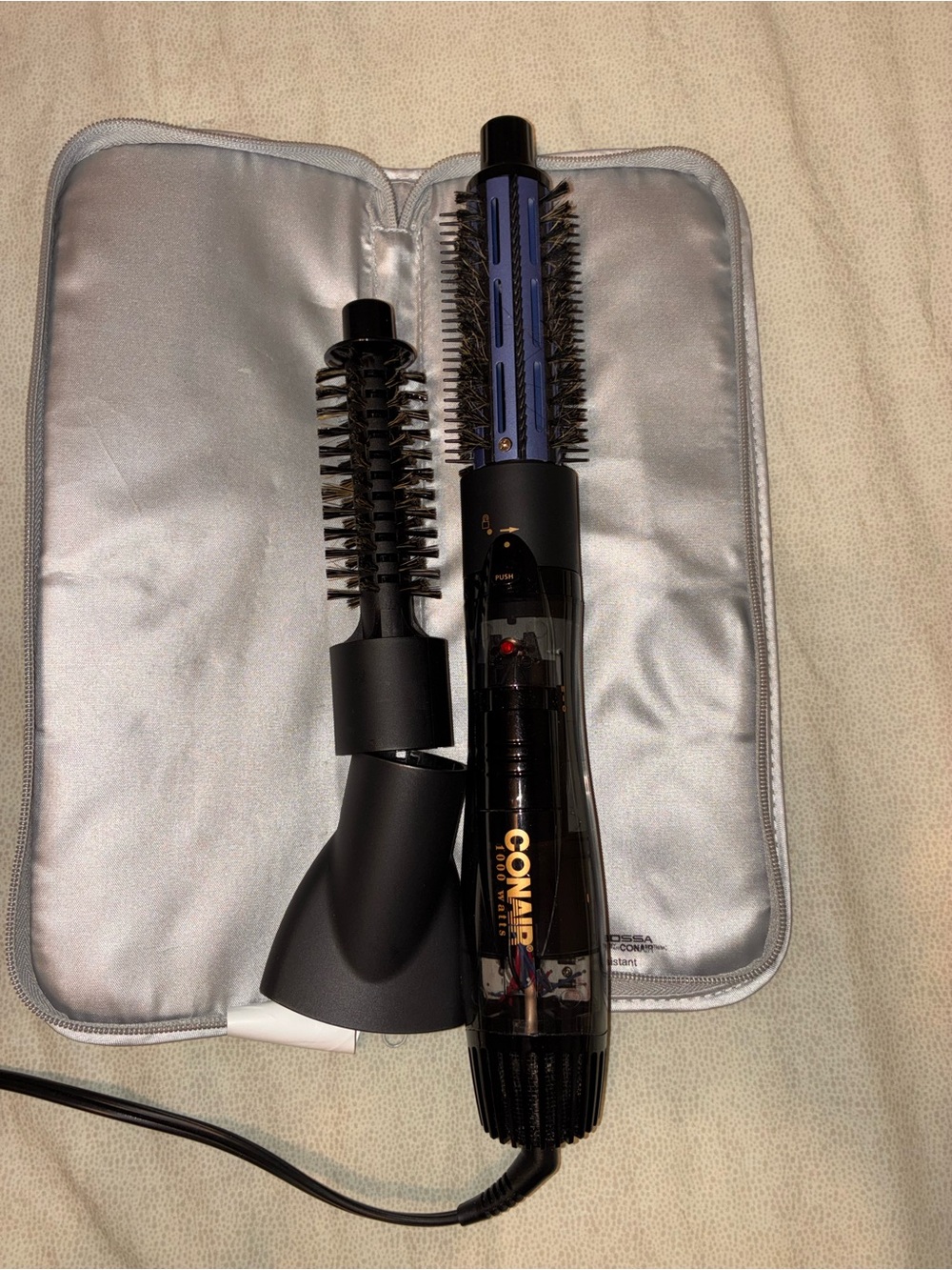 CONAIR Hot Air Brush - Detangling & Volumizing